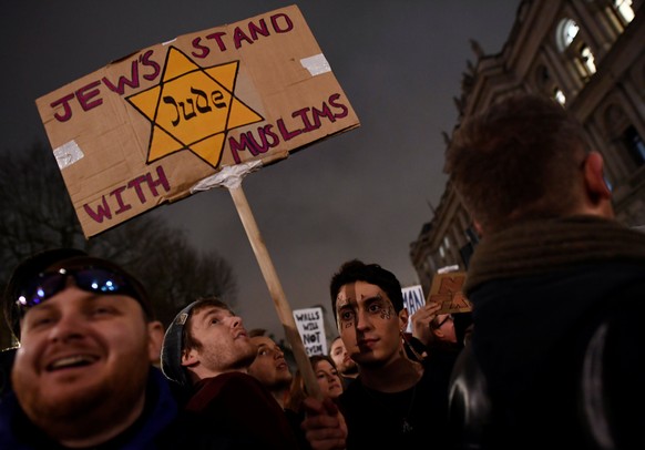 Jüdische Briten solidarisierten sich mit den betroffenen Muslimen.