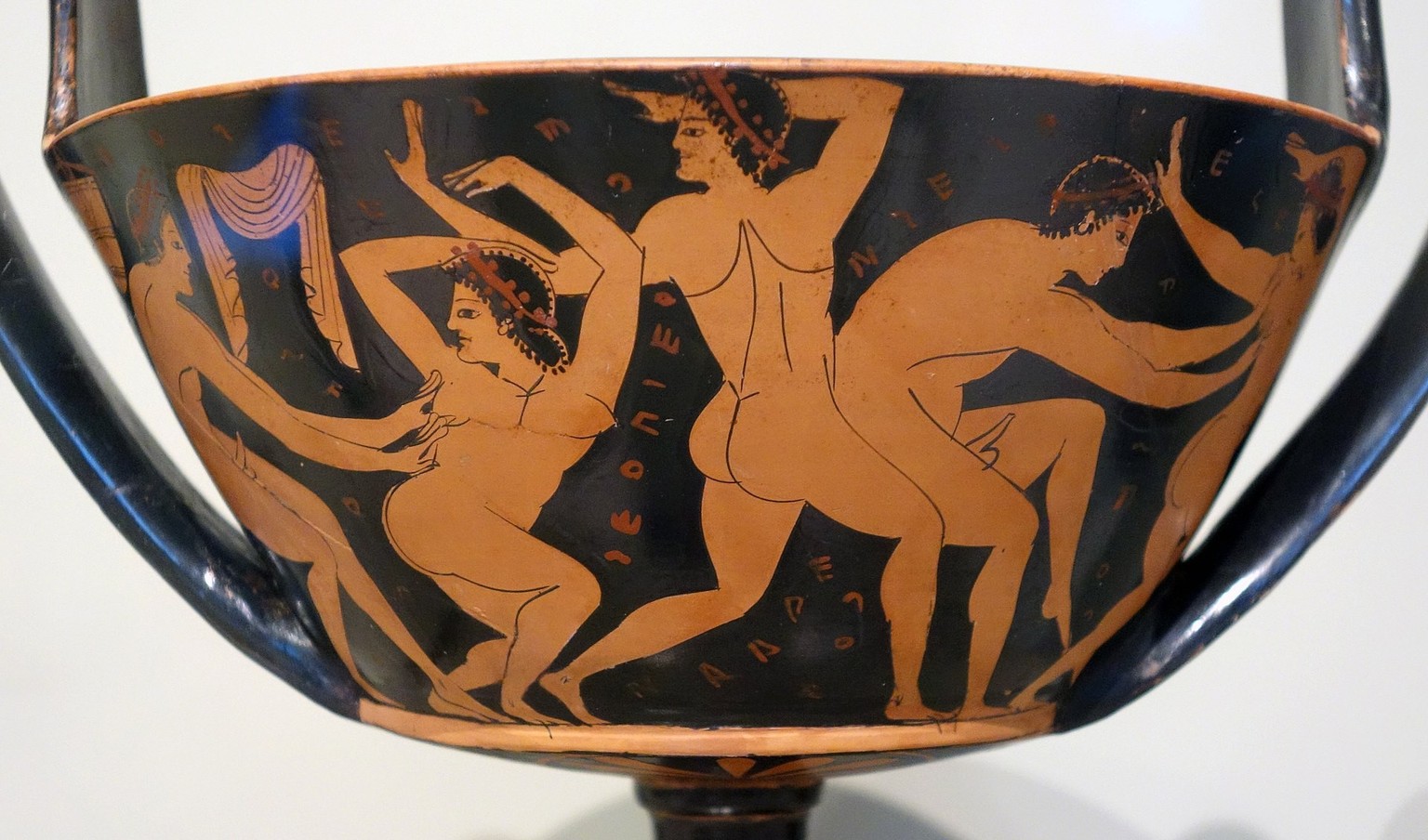 Red-figure kantharos erotic scenes (Boston MFA 95.61) detail 02
https://commons.wikimedia.org/wiki/Category:Hetaeras_in_ancient_Greek_pottery#/media/File:Red-figure_kantharos_erotic_scenes_(Boston_MFA ...