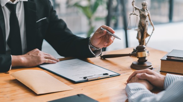 Anwalt / Beratung / Notar / Gerechtigkeit / Gesetz