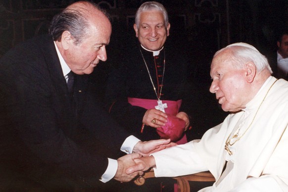 Blatter im Jahr 2000 zu Besuch bei Papst Johannes Paul II.
