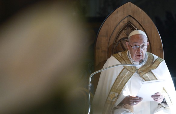 epa10315737 A handout picture provided by the Vatican Media shows Pope Francis in Asti to celebrate a mass in the Cathedral, as part of a two-day partly pastoral and partly private visit to his ancest ...