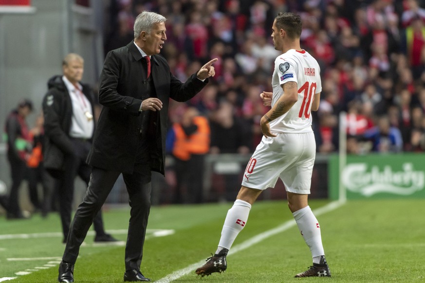 epa07915571 Switzerland&#039;s head coach Vladimir Petkovic, left, and Switzerland&#039;s Granit Xhaka, right, during the UEFA EURO 2020 qualifiers match between Denmark and Switzerland at the Telia P ...