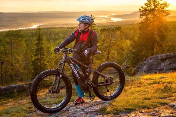 Mit den E-Fatbikes bequem über Stock und Stein