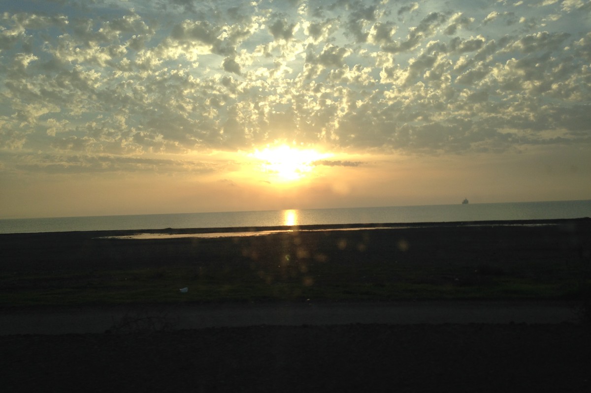 So lässt es sich leben: Sonnenuntergang an der Strandpromenade in Larnaka.