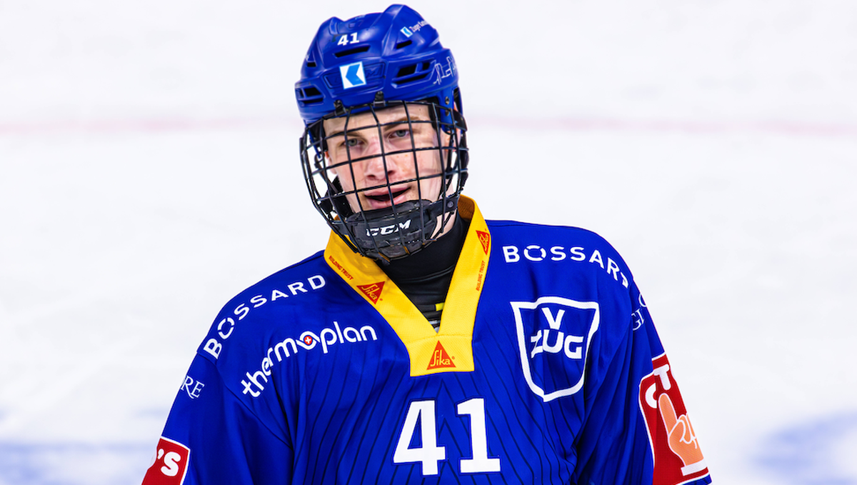Ice hockey, Eishockey Playoff EV Zug - SC Bern 41 Leon Muggli, defender EV Zug. (Zug, Switzerland, 17.03.2024) *** Ice hockey playoff EV Zug SC Bern 41 Leon Muggli, defender EV Zug Zug, Switzerland, 1 ...