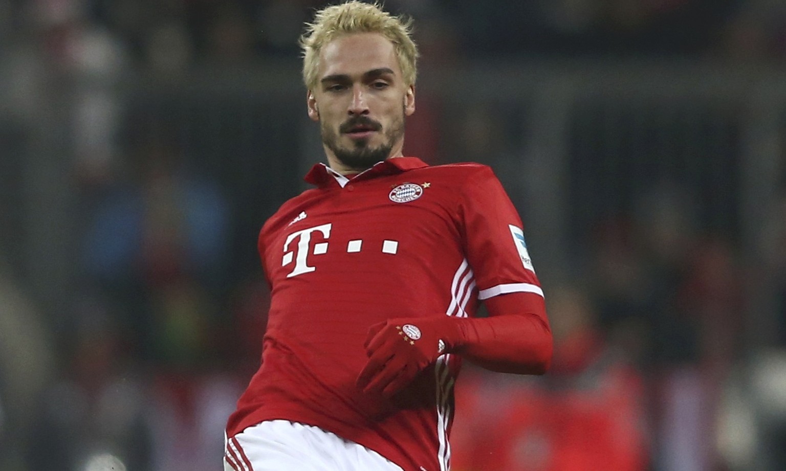 Football Soccer - Bayern Munich v RB Leipzig - German Bundesliga - Allianz-Arena, Munich, Germany - 21/12/16 - Mats Hummels of Bayern Munich in action. REUTERS/Michael Dalder DFL RULES TO LIMIT THE ON ...