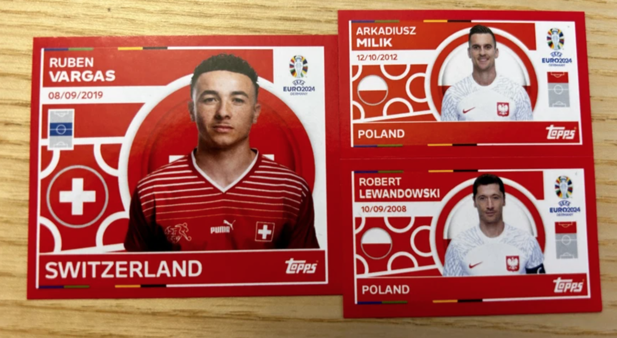 Comme sur le terrain, Lewandowski est associé à Milik.