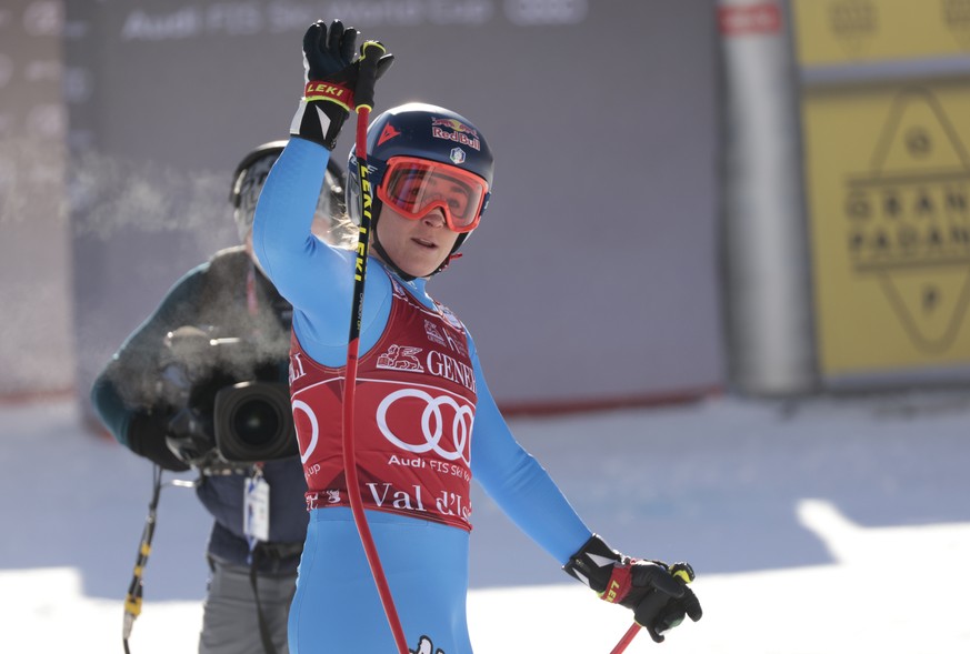 Italy&#039;s Sofia Goggia reacts at finish area during an alpine ski, women&#039;s World Cup super-G race in Val D&#039;Isere, France, Sunday, Dec. 19, 2021. (AP Photo/Giovanni Pizzato)