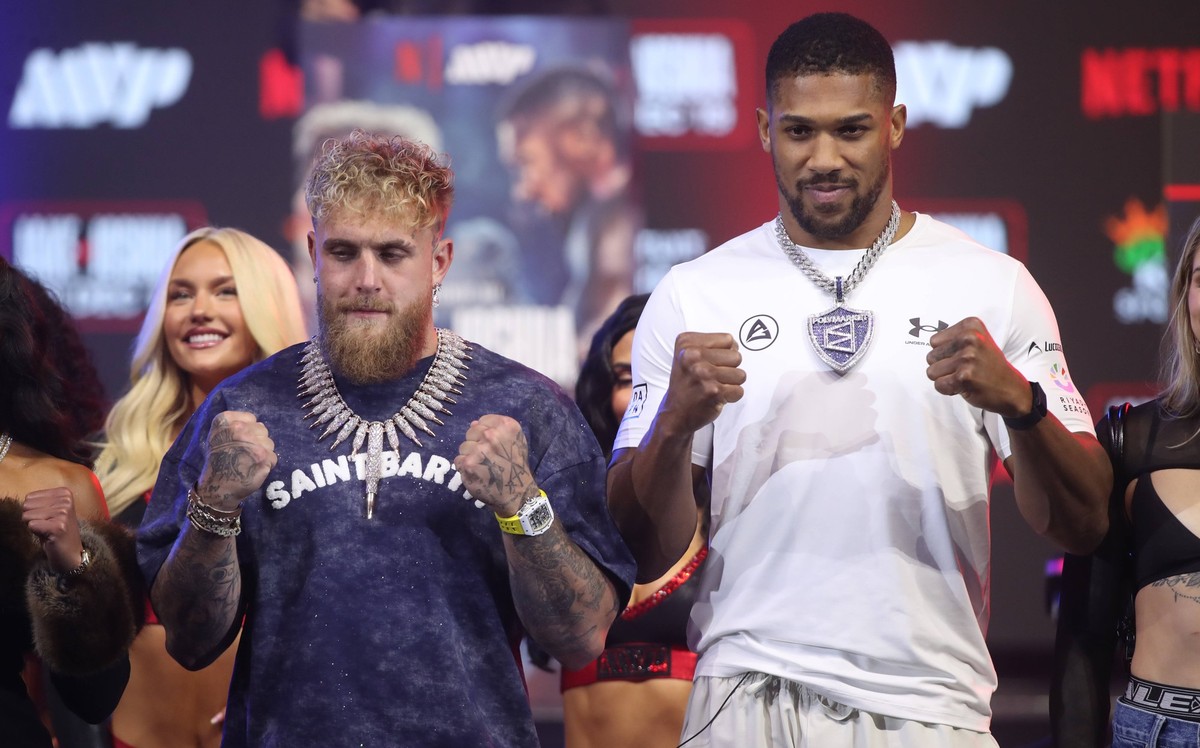 Jake Paul and Anthony Joshua at the press conference, PK, Pressekonferenz in Miami on December 17 2025 Miami Florida USA Copyright: xTomxHoganx-xHoganphotos.comx916x947x8354xtomhoganphotosgmail.comx P ...