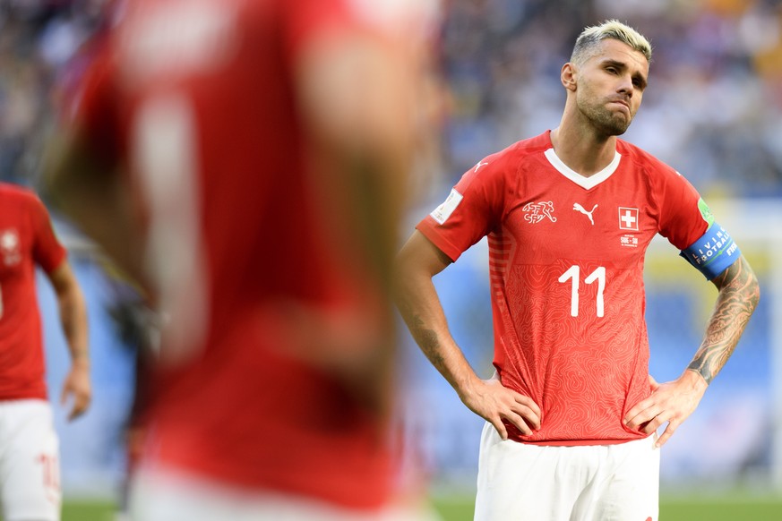 ARCHIVBILD ZUR AUSSORTIERUNG VON BEHRAMI AUS DER SCHWEIZER NATIONALMANNSCHAFT -- Switzerland&#039;s midfielder Valon Behrami reacts during the FIFA World Cup 2018 round of 16 soccer match between Swed ...