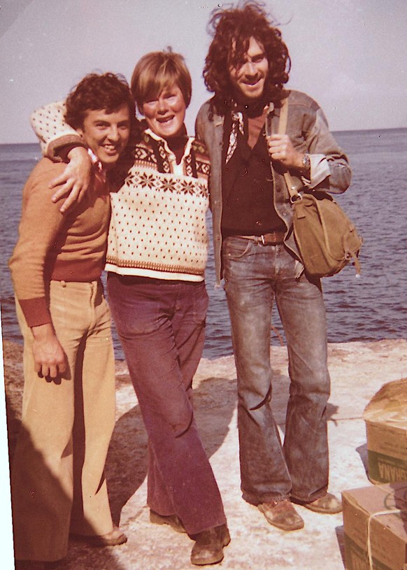 Roland Zoss (r.) 1974 mit Freunden auf den Liparischen Inseln.