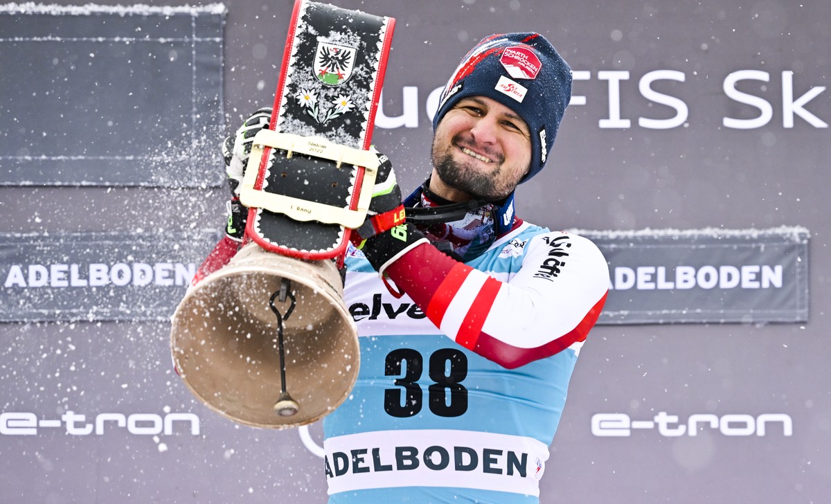 Winner Johannes Strolz of Austria reacts during the second run of the men's slalom race at the Alpine Skiing FIS Ski World Cup in Adelboden, Switzerland, Sunday, January 9, 2022. (KEYSTONE/Jean-C ...