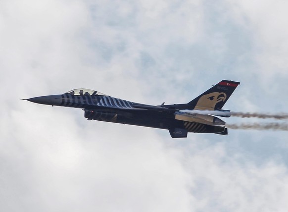 epa05039401 (FILE) A file photo dated 25 August 2013 showing a F-16 fighter jet of the Turkish Air Force performing during the second day of Air Show 2013 in Radom, Poland. Reports 24 November 2015 st ...