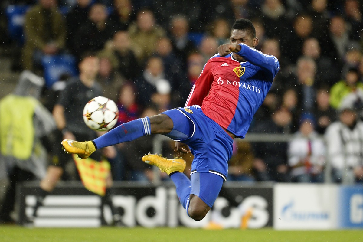 Akrobatische Flugeinlage: Wie lange bleibt Embolo in der Super League?