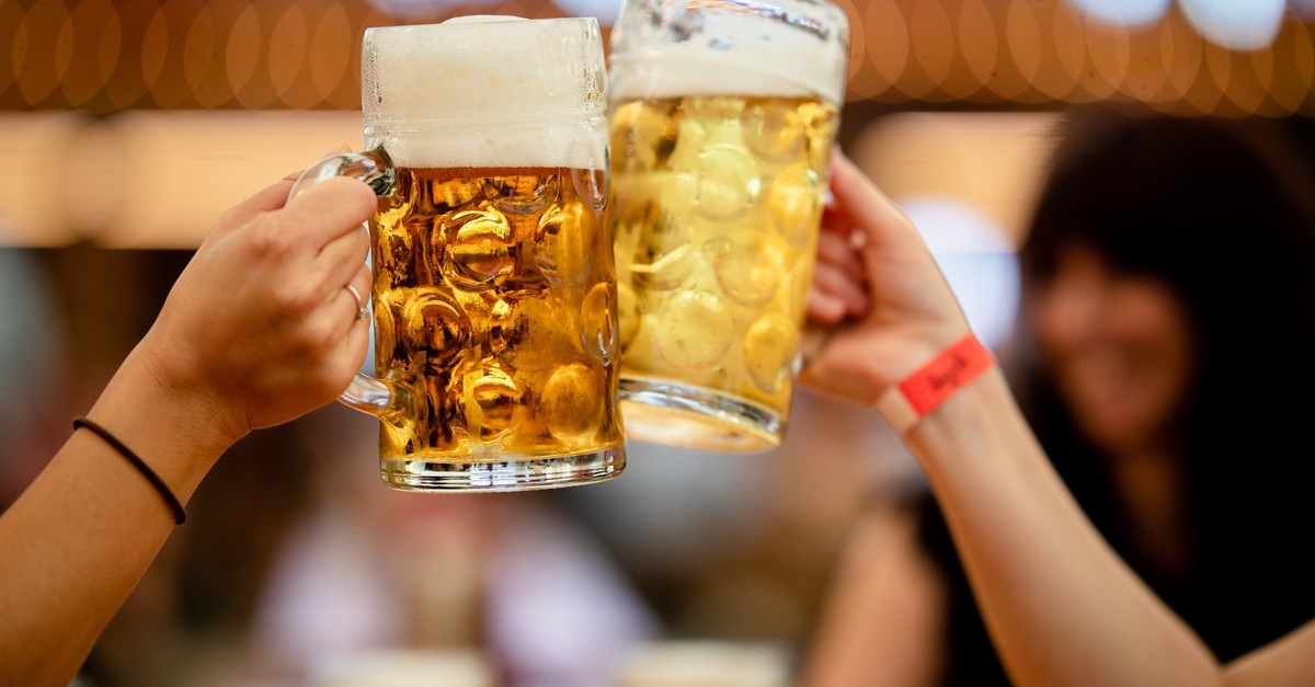 schweizerinnen-und-schweizer-trinken-immer-weniger-bier-das-ist-der-grund