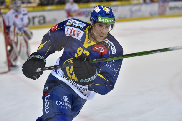 Der Davoser Joe Thornton (CH/CAN) in Aktion im Eishockey-Qualifikationsspiel der National League zwischen dem HC Davos und den SC Rapperswil-Jona Lakers, am Samstag, 17. Oktober 2020, im Eisstadion Da ...