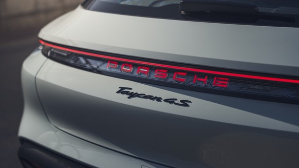 Porsche Taycan 4S Cross Turismo