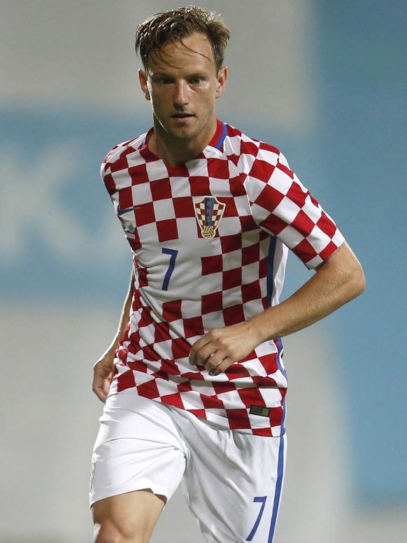 ARCHIV  ZU DEN TEAM-PORTRAITS DER GRUPPE D AN DER WM 2018 IN RUSSLAND STELLEN WIR IHNEN FOLGENDES BILDMATERIAL ZUR VERFUEGUNG - Croatia&#039;s Ivan Rakitic controls the ball during the international  ...