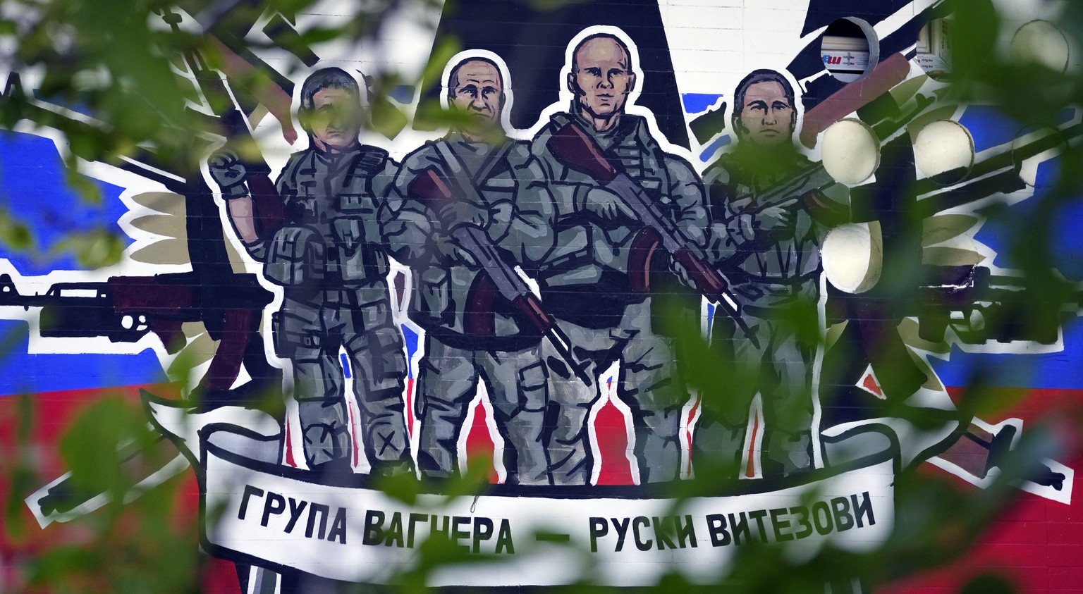 A mural depicting mercenaries of Russia's Wagner Group that reads: &quot;Wagner Group - Russian knights&quot; on a wall in Belgrade, Serbia, Tuesday, Sept. 20, 2022. The Kremlin said Tuesday that ther ...