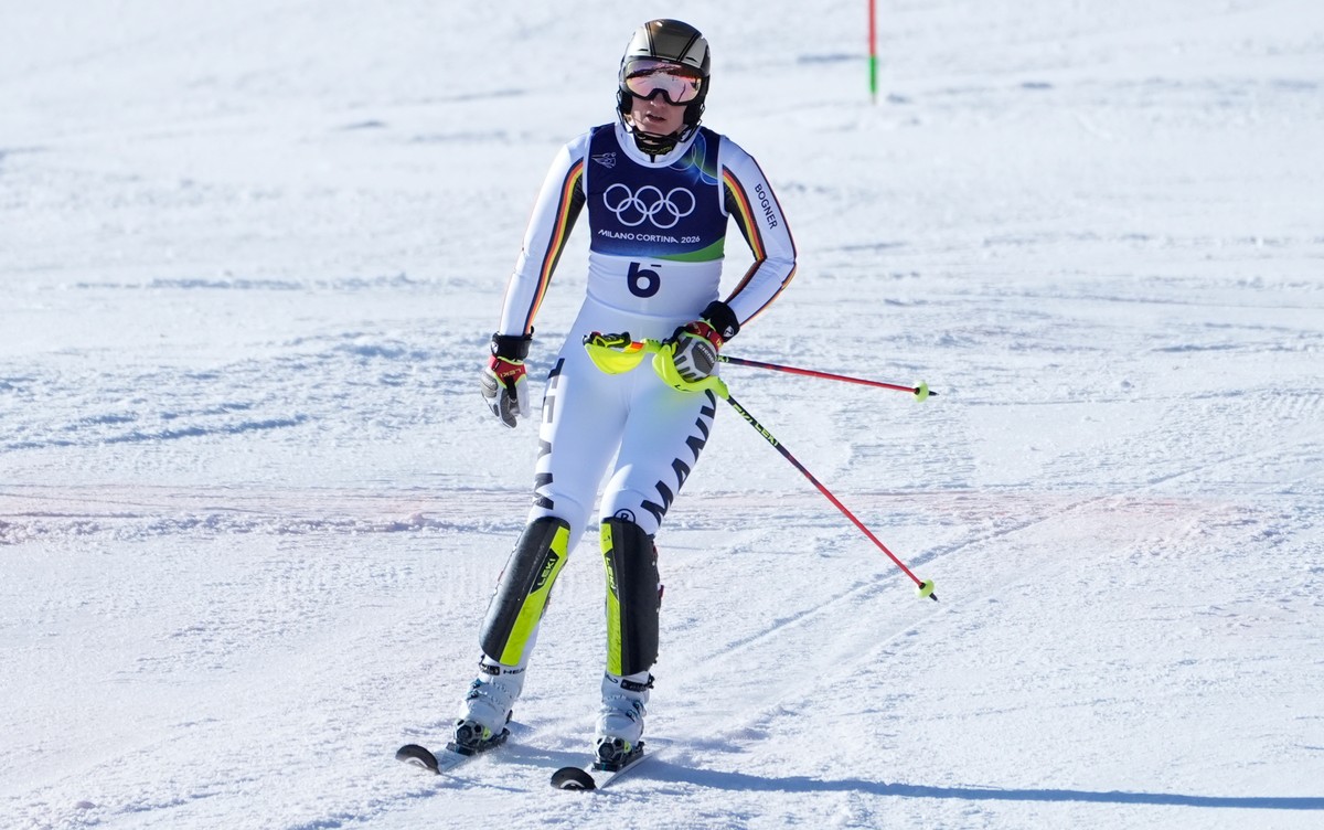 Germany's Lena Duerr descends the course after skiing off, during an alpine ski, women's slalom race, at the 2026 Winter Olympics, in Cortina d'Ampezzo, Italy, Wednesday, Feb. 18, 2026. ...