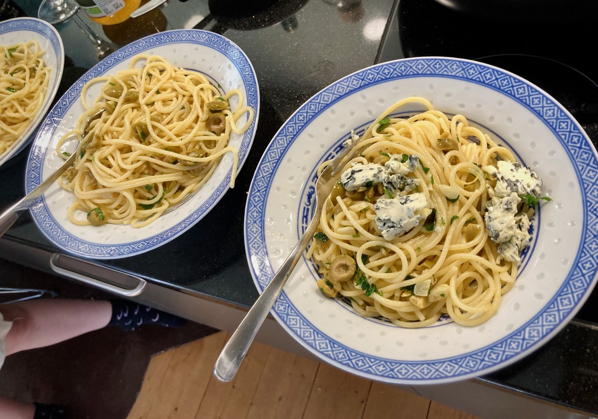 Dirty martini pasta kochen food essen spaghetti blauschimmelkäse