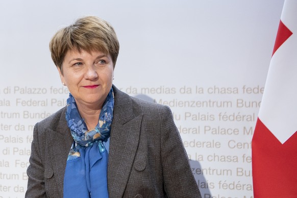 Die neugewaehlte Bundesraetin Viola Amherd kommt wahrend einer Medienkonferenz, am Mittwoch, 5. Dezember 2018 in Bern. (KEYSTONE/Anthony Anex)