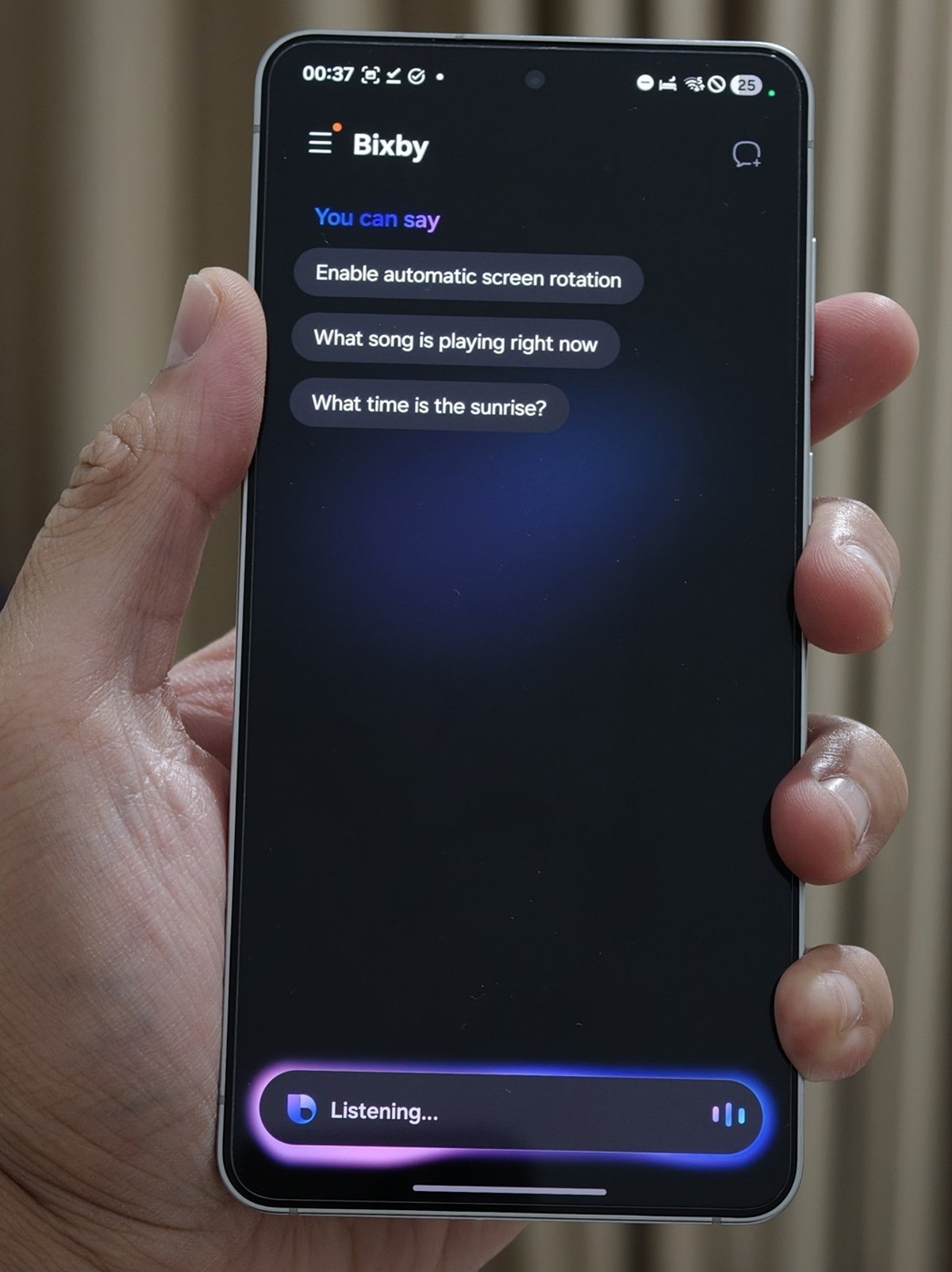 Bixby versteht natürliche Sprache und soll helfen, Galaxy-Smartphones intuitiv per Sprache zu bedienen.