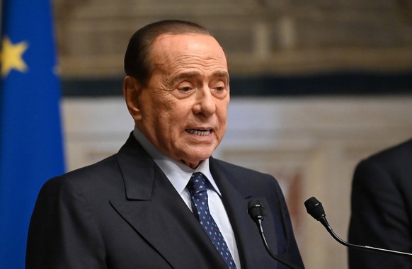 epa08999071 Forza Italia party and UDC party delegates Silvio Berlusconi holds a press conference after a meeting with premier-designate Mario Draghi at the Lower House in Rome, Italy, 09 February 202 ...