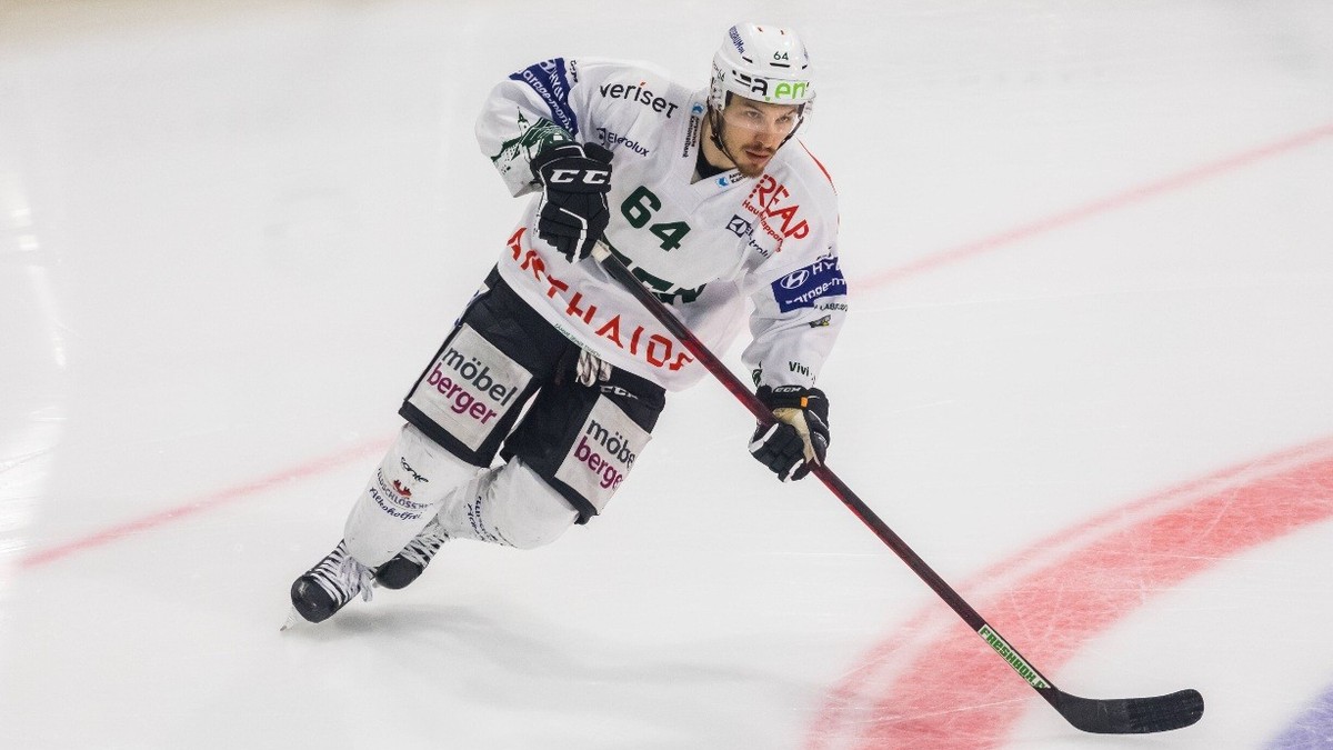 IMAGO / Andreas Haas

Kloten, Schweiz - 16. April 2022: Der Verteidiger des EHC Olten 64 Joel Scheidegger. Eishockey *** Kloten, Switzerland 16 April 2022 The defender of EHC Olten 64 Joel Scheidegger ...