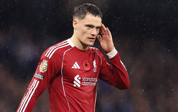Football - Premier League - Manchester City v Liverpool 9th November 2025 - Premier League - Manchester City v Liverpool - Florian Wirtz of Liverpool looks dejected - Photo: Simon Stacpoole / Offside. ...