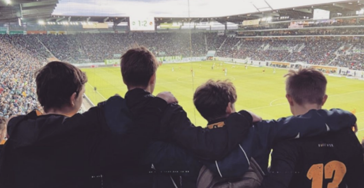 Im Rahmen des Projekts «Ragazzi» begleitet die Fanarbeit Bern Jugendliche an Fussballspiele.
