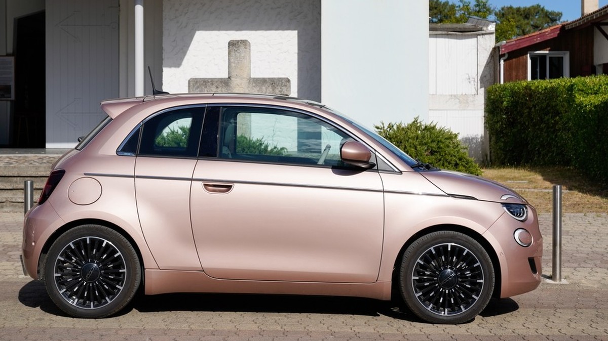 Nur der elektrische Fiat 500e bleibt im Angebot.