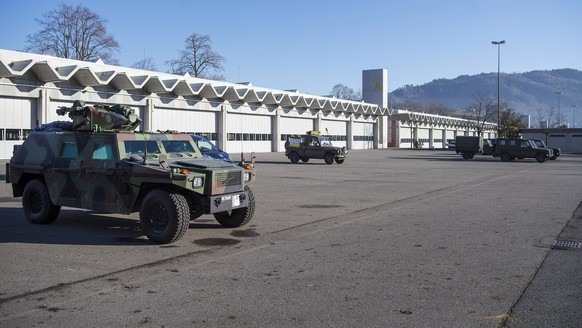 Sicht auf die Panzerhallen A und B auf dem Waffenplatz Thun, am Donnerstag, 3. Dezember 2015, in Thun. Ab dem 18. Dezember koennen hier in den umfunktionierten Hallen A und B bis 600 Asylsuchende unte ...