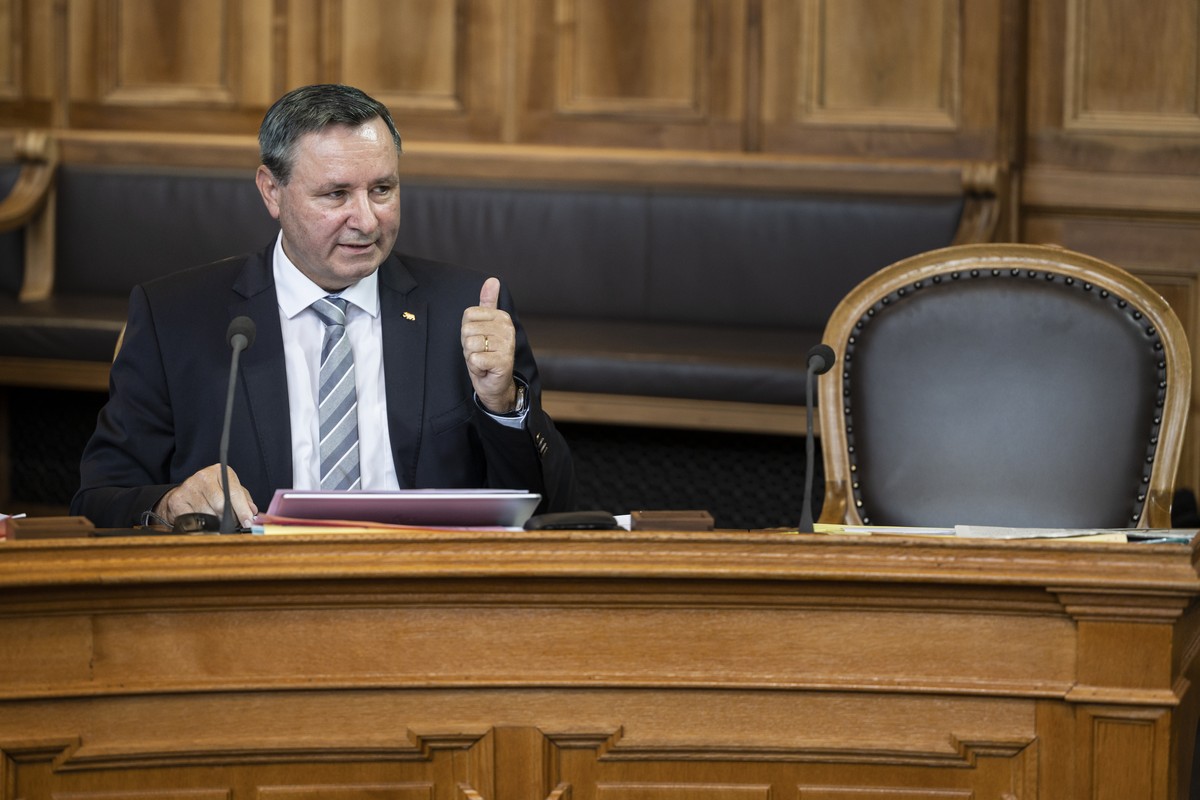 Werner Salzmann, SVP-BE, spricht als Berichterstatter der Kommission zum Armeebudget, an der Sommersession der Eidgenoessischen Raete, am Donnerstag, 2. Juni 2022 im Staenderat in Bern. (KEYSTONE/Ales ...