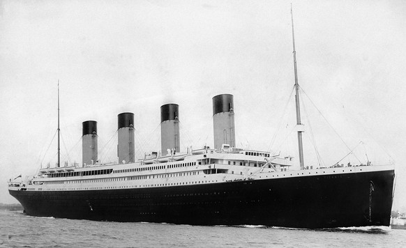 Die RMS Titanic verlässt Southampton am 10. April 1912.