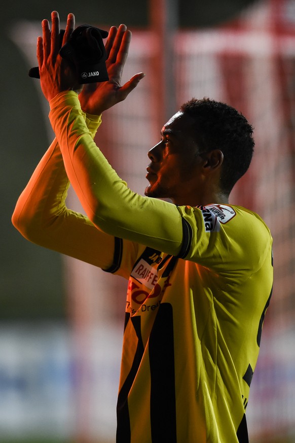 Guillaume Hoarau von den Young Boys, nach dem gewonnenen Fussball Super League Spiel zwischen dem FC Vaduz und den BSC Young Boys, am Freitag, 3. April 2015, im Rheinpark Stadion in Vaduz. (KEYSTONE/G ...