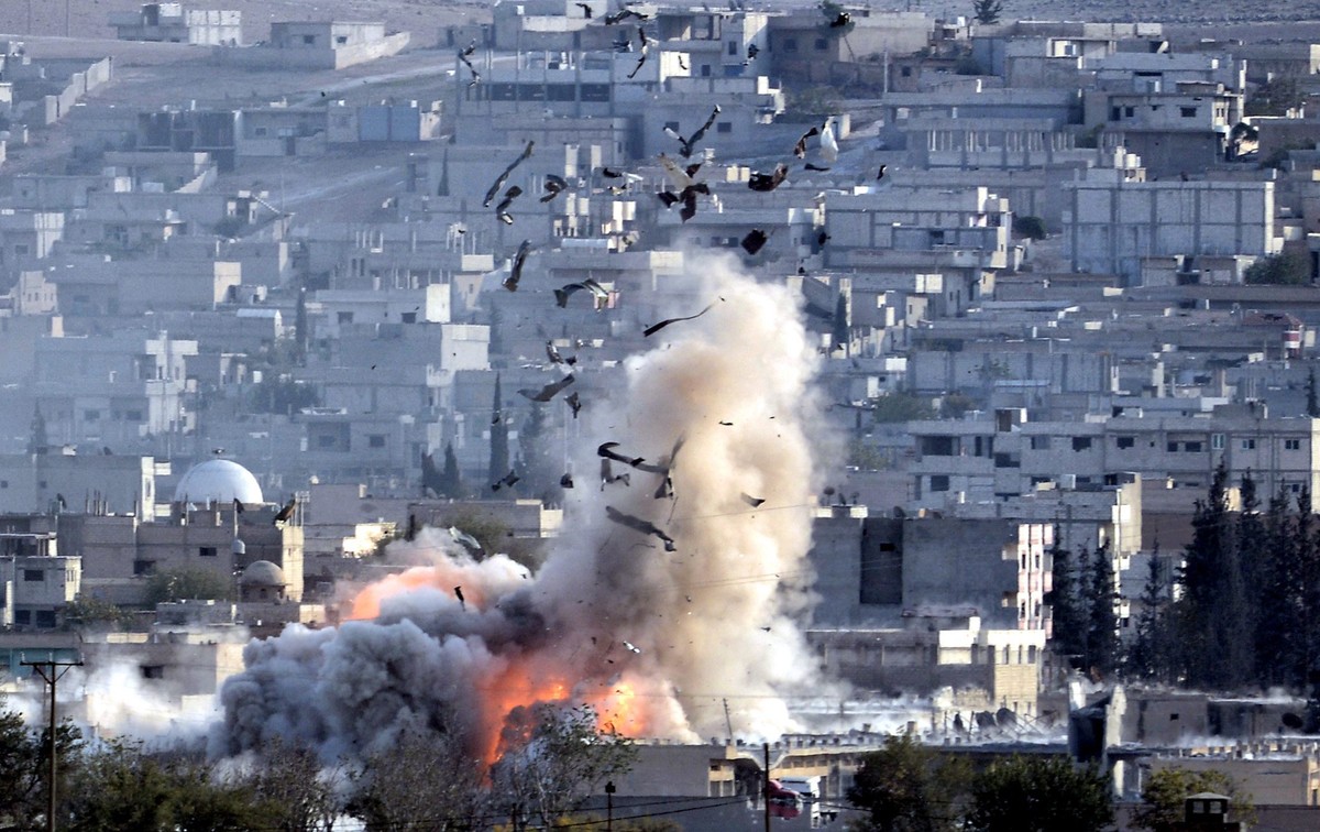 Luftangriff auf IS-Einrichtung in Kobane.