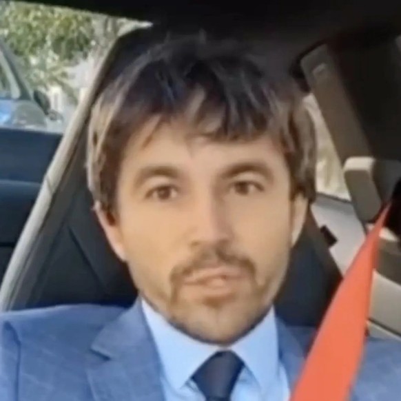 Dieser Mann soll Olena Selenska ein Auto verkauft haben. Er wurde von einer KI generiert.