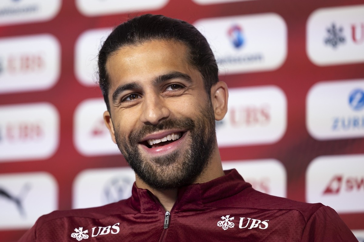 Switzerland's Ricardo Rodriguez answers questions during a press conference at the "Stadion auf der Waldau" in Stuttgart, Germany, Friday, June 21, 2024. (KEYSTONE/Peter Klaunzer)