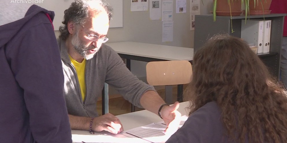 An den Schulen in Münsingen und Signau gibt es ab dem nächsten Sommer eine Neuerung: Die Einteilung in Sekundar- und Realschule wird aufgehoben, die leistungsstärkeren Schülerinnen und Schüler werden  ...