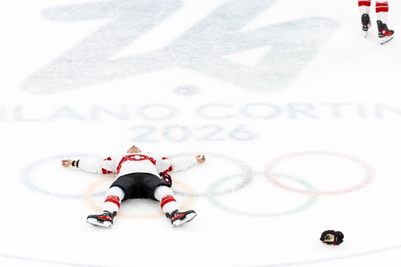 <p>Lara Stalder, Kapitänin der Schweizer Hockey-Nati, muss sich nach dem Gewinn von Bronze kurz hinlegen.</p>