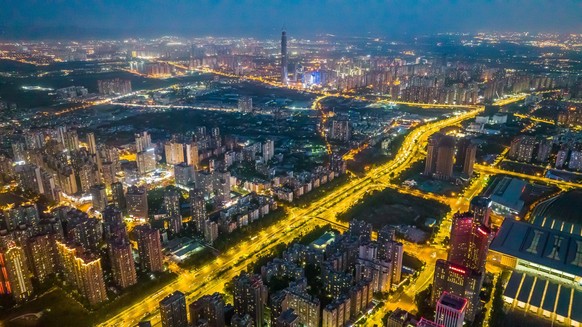 Chengdu into greater China at night , 07.08.2022, Copyright: xViewStockx, 366-0002889.jpg, Sichuan, chengdu, into the greater China, shudu avenue, CDH road, CDH deck bridge, night, night, architecture ...