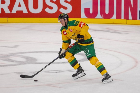 Ingolstadt, Deutschland 28. August 2025: Champions Hockey League - 2025/2026 - ERC Ingolstadt vs. Ilves Tampere Im Bild: Simon Johansson Ilves Tampere *** Ingolstadt, Germany August 28, 2025 Champions ...