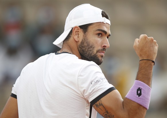 epa09249978 Matteo Berrettini of Italy in action against Kwon Soon-woo of South Korea during their third round match at the French Open tennis tournament at Roland Garros in Paris, France, 05 June 202 ...