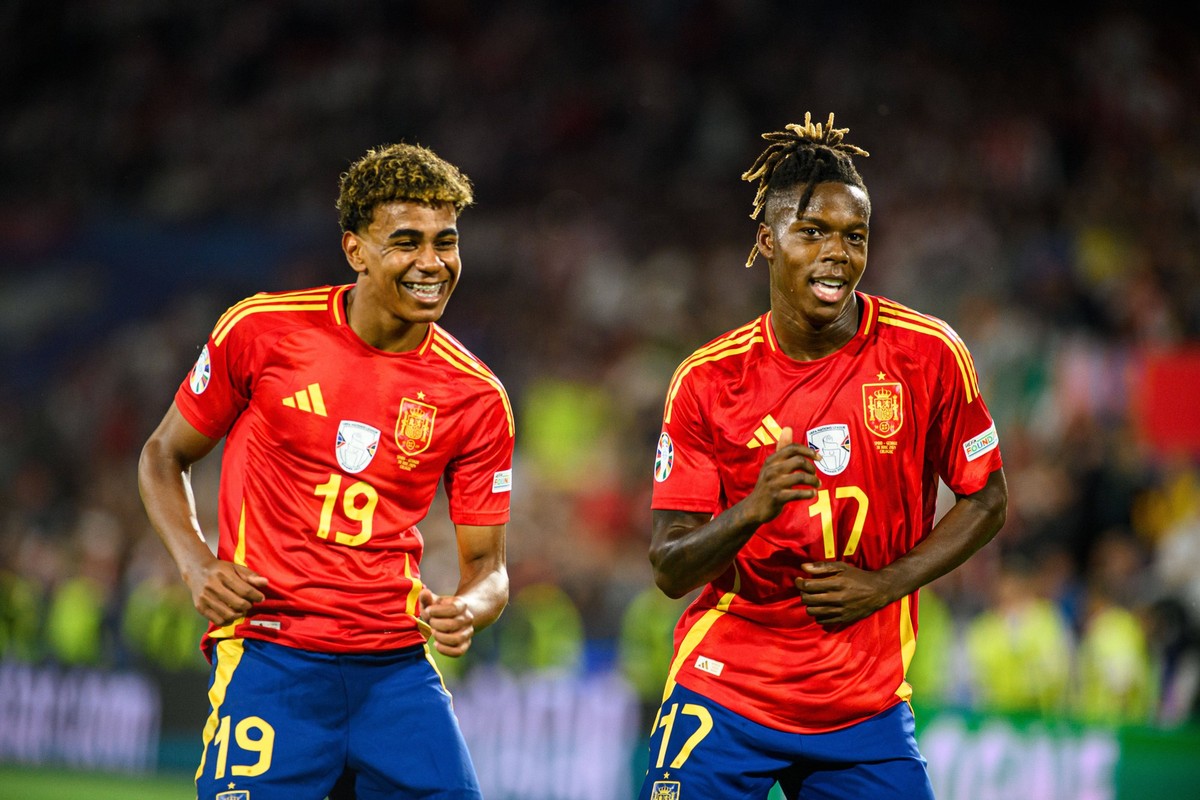 COLOGNE, GERMANY - 30 JUNE, 2024: Lamine Yamal, Nico Williams, The football match of EURO 2024 Spain vs Georgia at Rhein Energie Stadion PUBLICATIONxNOTxINxRUS Copyright: xVITALIIxKLIUIEVx