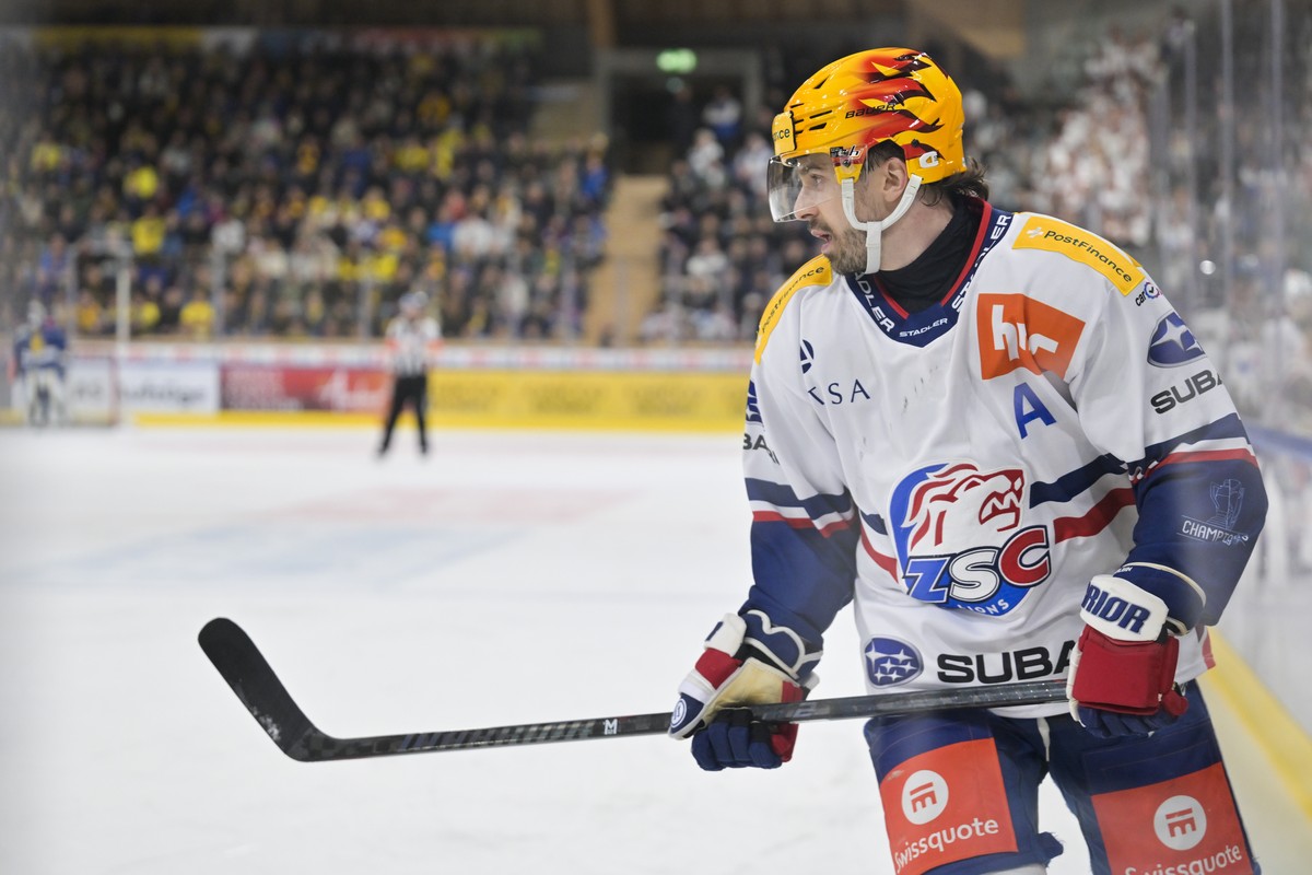 PostFinance Top Scorer Denis Malgin (ZSC) beim ersten Eishockey Playoff Halbfinalspiel der National League zwischen HC Davos (HCD) und ZSC Lions (ZSC), am Samstag, 4. April 2026, in der zondacrypto-Ar ...