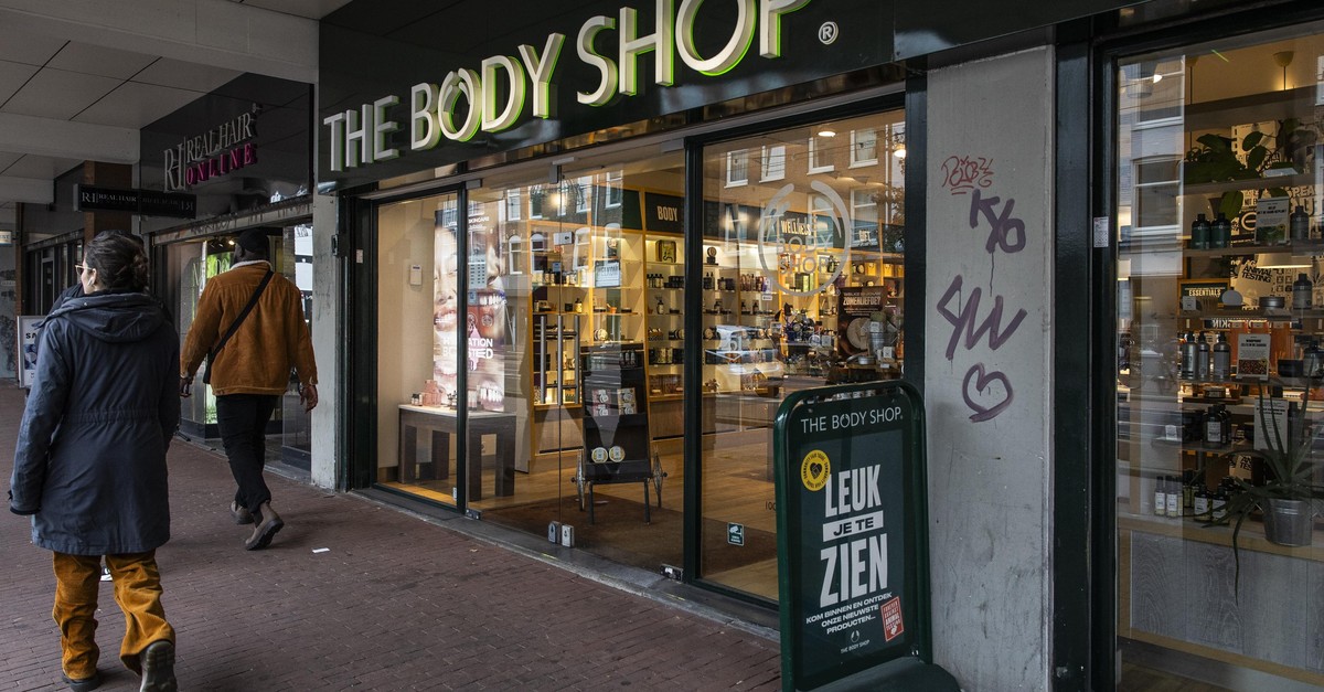 das-detailhandelsjahr-2025-in-f-nf-punkten-abg-nge-zuz-ge-und-viel-rger