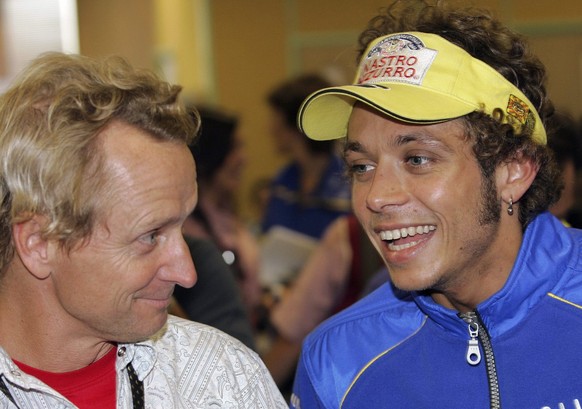 Töffgötter unter sich: Kevin Schwantz im Gespräch mit Valentino Rossi.