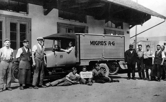 Bild eines Migros-AG-Verkaufswagens, 1920er Jahre.