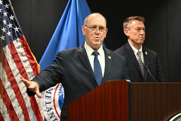 epa12690452 US Border Czar Tom Homan speaks at his first news conference after replacing Greg Bovino as the lead of ICE operations at the Bishop Henry Whipple Federal Building in Minneapolis, Minnesot ...